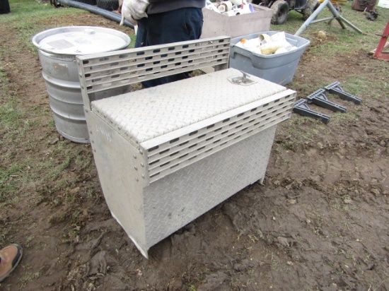 ALUMINUM TRUCK TOOL BOX