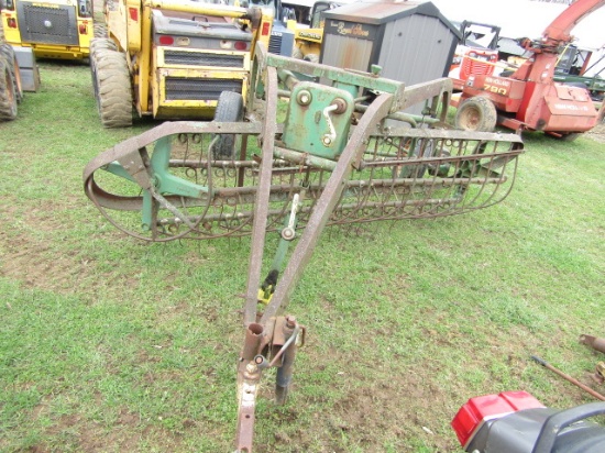 JOHN DEERE HAY RAKE