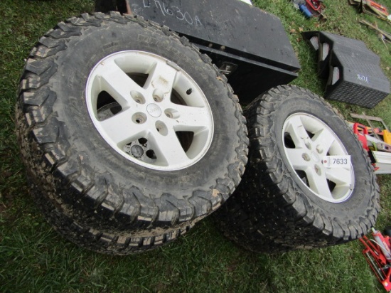 LT305/65R17 TIRES ON 5 LUG RIM (4)