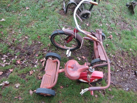 2 TRICYCLES METAL