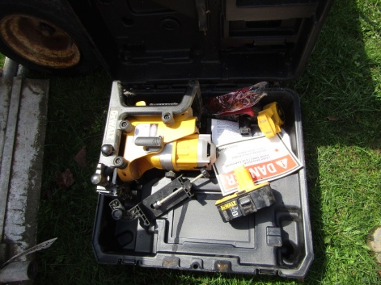 DEWALT LASER LEVEL
