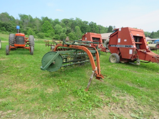 NEW IDEA ROLL BAR RAKE FROM A LOCAL FARM IN