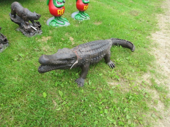 ALUMINUM STATUE         ALLIGATOR APPROX 23'T 70"L
