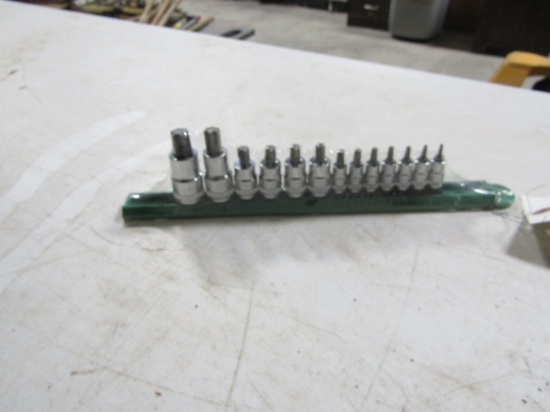 NEW GEAR WRENCH 13PC STUBBY TORX BIT SOCKET SET