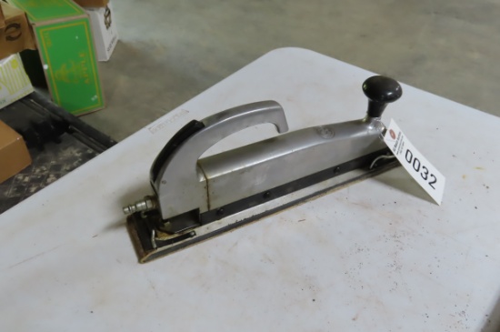 CHICAGO PNEUMATIC AIR SANDER CP767