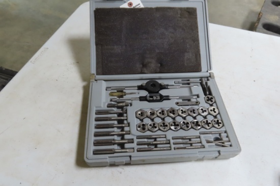 TAP AND DIE SET