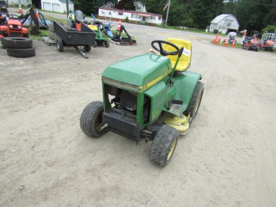 JOHN DEERE 210 RIDING LAWN MOWER - RUNS /DRIVES
