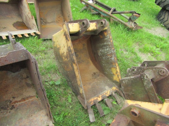 EXCAVATOR BUCKET 24"