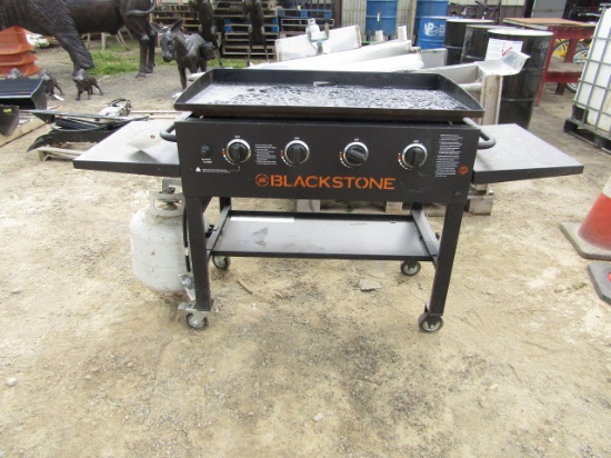 BLACKSTONE GRIDDLE - MISSING TOP COVER