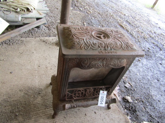 ANTIQUE FGAS HEATING STOVE