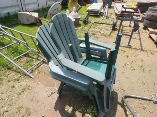 3 GREEN ADIRONDACK PLASTIC CHAIRS AND 1 PLASTIC