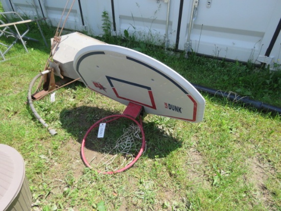 BASKETBALL HOOP AND POLE