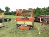JLG 1932R SCISSOR LIFT - 242 HOURS, RUNS, WORKS,