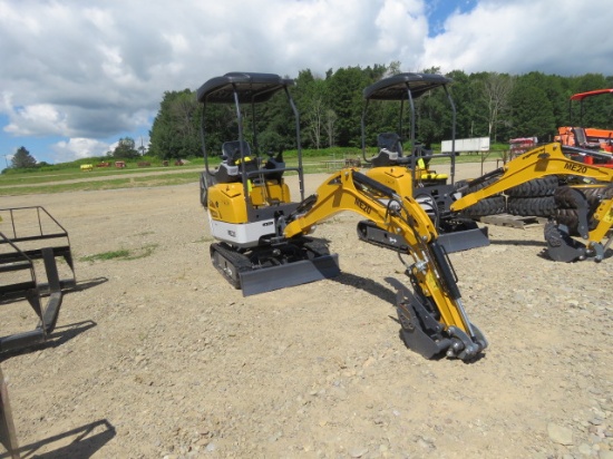 SDLANCH ME20 MINI EXCAVATOR WITH HYDRAULIC THUMB