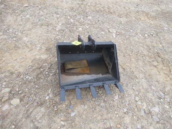 MINI EXCAVATOR BUCKET WITH TEETH 24"