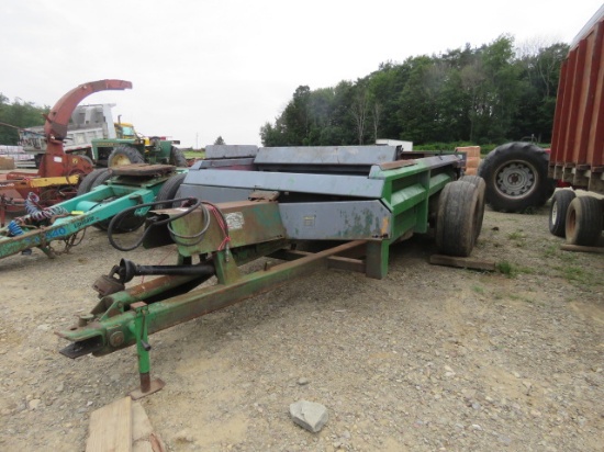 John Deere Tandem Axel Manure Spreader