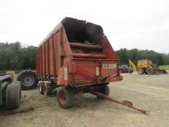 Gehl 920 Self Unloading Wagon With Extension