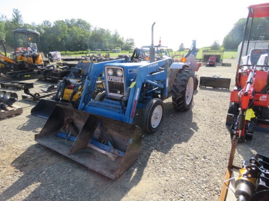 Ford 1700 Tractor Loader Backhoe