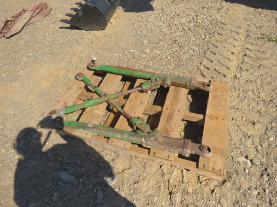 JOHN DEERE GREEN HITCH ARMS OFF A