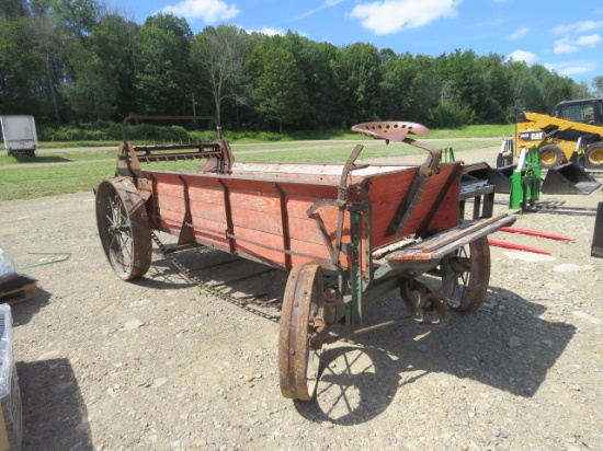 New Idea Steel Wheel Ground Driven Manure Spreader