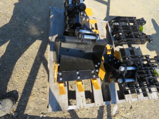 MINI EXCAVATOR BUCKET WITH TEETH 15" IMPORT ITEM