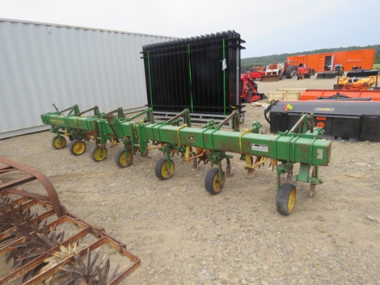 John Deere 3pt Hitch Row Crop