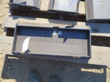 NEW LAND HONOR MINI SKIDSTEER MOUNT PLATE