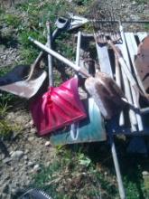 GROUP OF GARDEN TOOLS