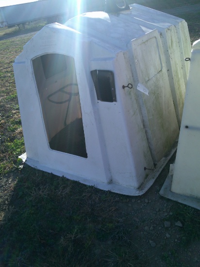 CALF HUTCH