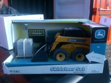 ERTL JOHN DEERE SKIDSTEER SET LIGHTS AND SOUNDS