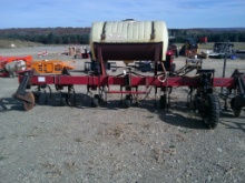 CASE INTERNATIONAL 183 CULTIVATOR WITH