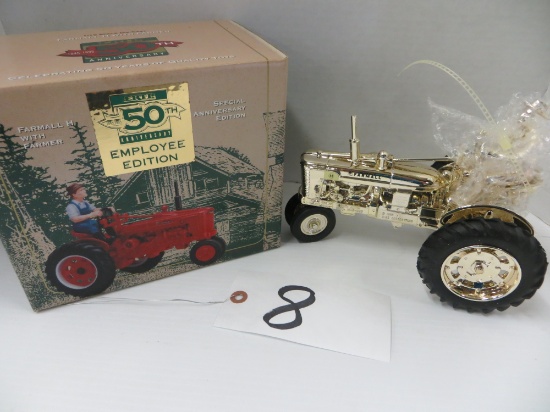 Ertl Employee Edition Farmall H Gold w/box