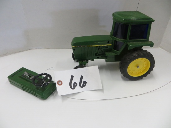 JD 4430 Radio Control Tractor, nb