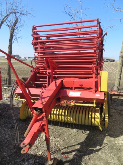 852 New Holland round baler