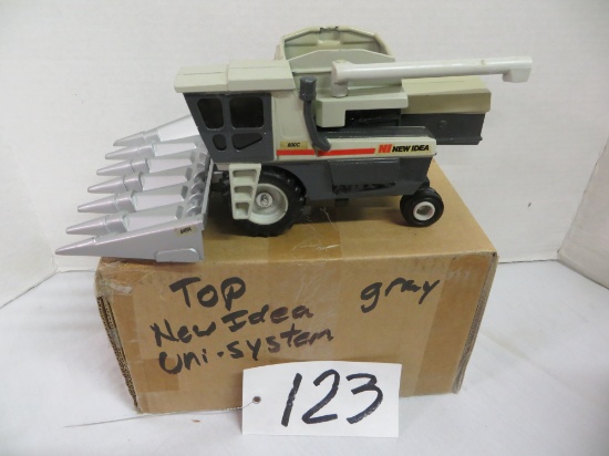 New Idea Uni System w/corn head