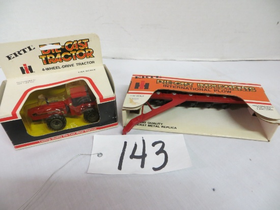 4WD 2+2 1/64", IH plow 1/32"