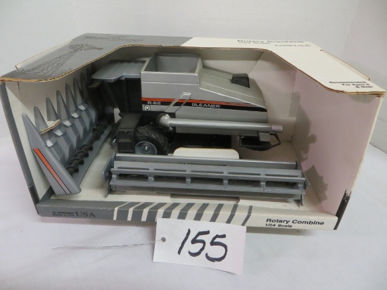 Gleaner R-62 Rotary Combine, Scale Model