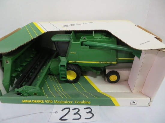 JD 9510 Maximizer combine, Ertl 1/28"