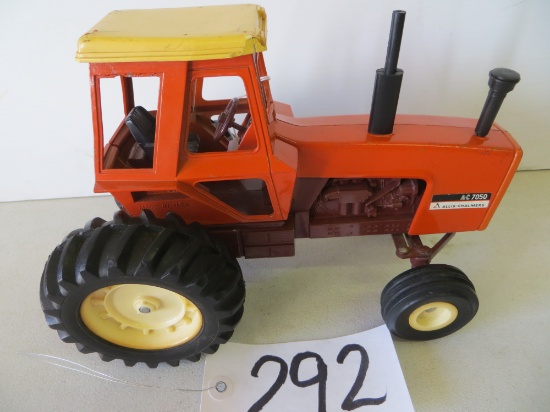 Ertl	AC 7050 maroon body