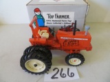 Allis Chalmers Two-Twenty	Toy Farmer 1995 Collector Edition