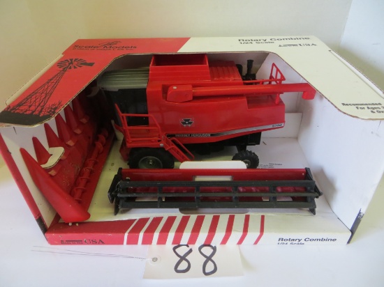 Massey Ferguson 8780 Combine, Scale Model