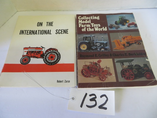 IH Scene & Collector Farm Toy Book