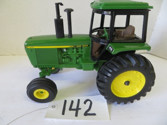 JD 4255 w/big tires, Ertl