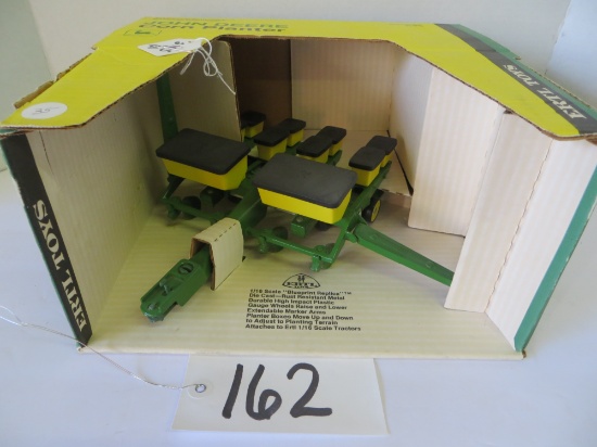 JD 7000 4 row corn planter, Ertl
