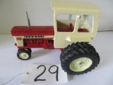 Farmall 560 w/cab & duals, Ertl, no box