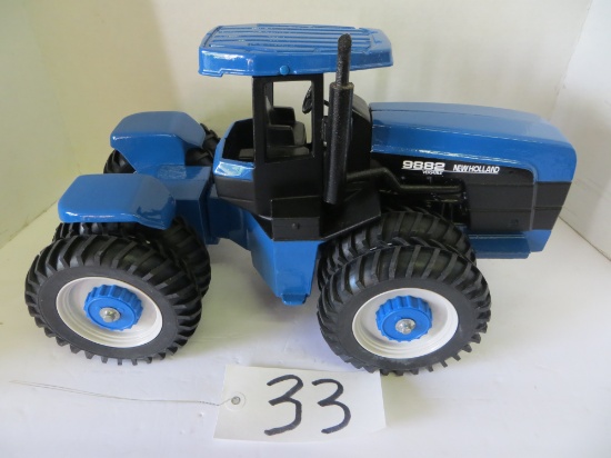 New Holland 9882 Versatile, w/box, Scale Model