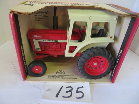 International 1066 Turbo w/cab, Ertl