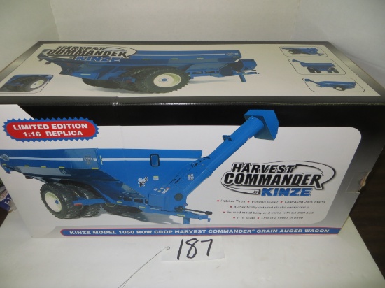 Kinze Model 1050 Row Crop harvestser Grain Wagon w/auger, LE, Spec Cast