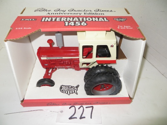 IH 1456 w/cab & duals, 1996 The Toy Tractor Times Anniv Edition, Ertl