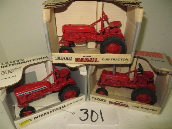 3 Farmall Cab, Ertl